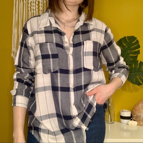 PLAID BUTTON UP SHIRT - Picture 2 of 8